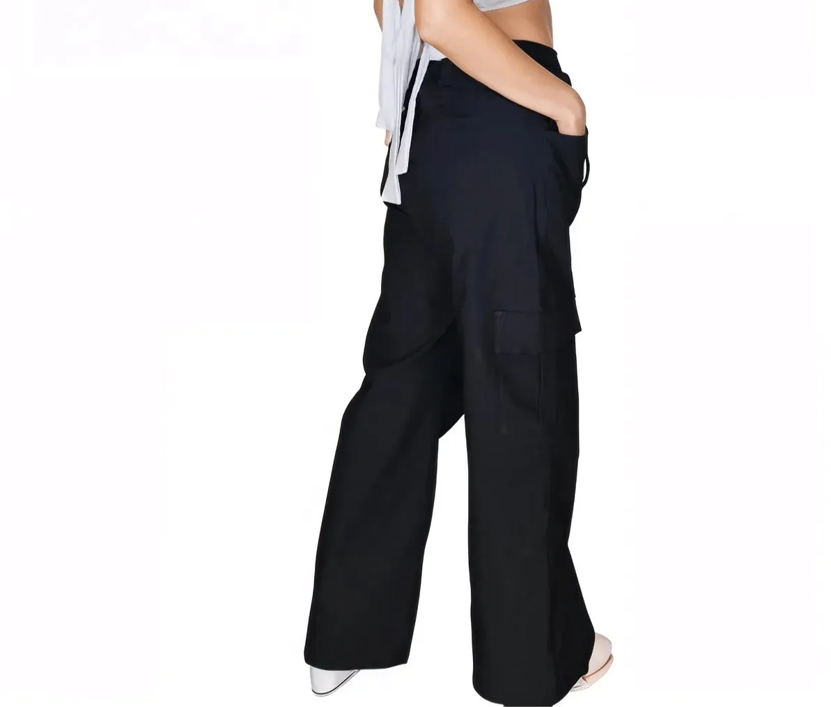 Black Oversized Cargo Pants – Stretchable & Trendy