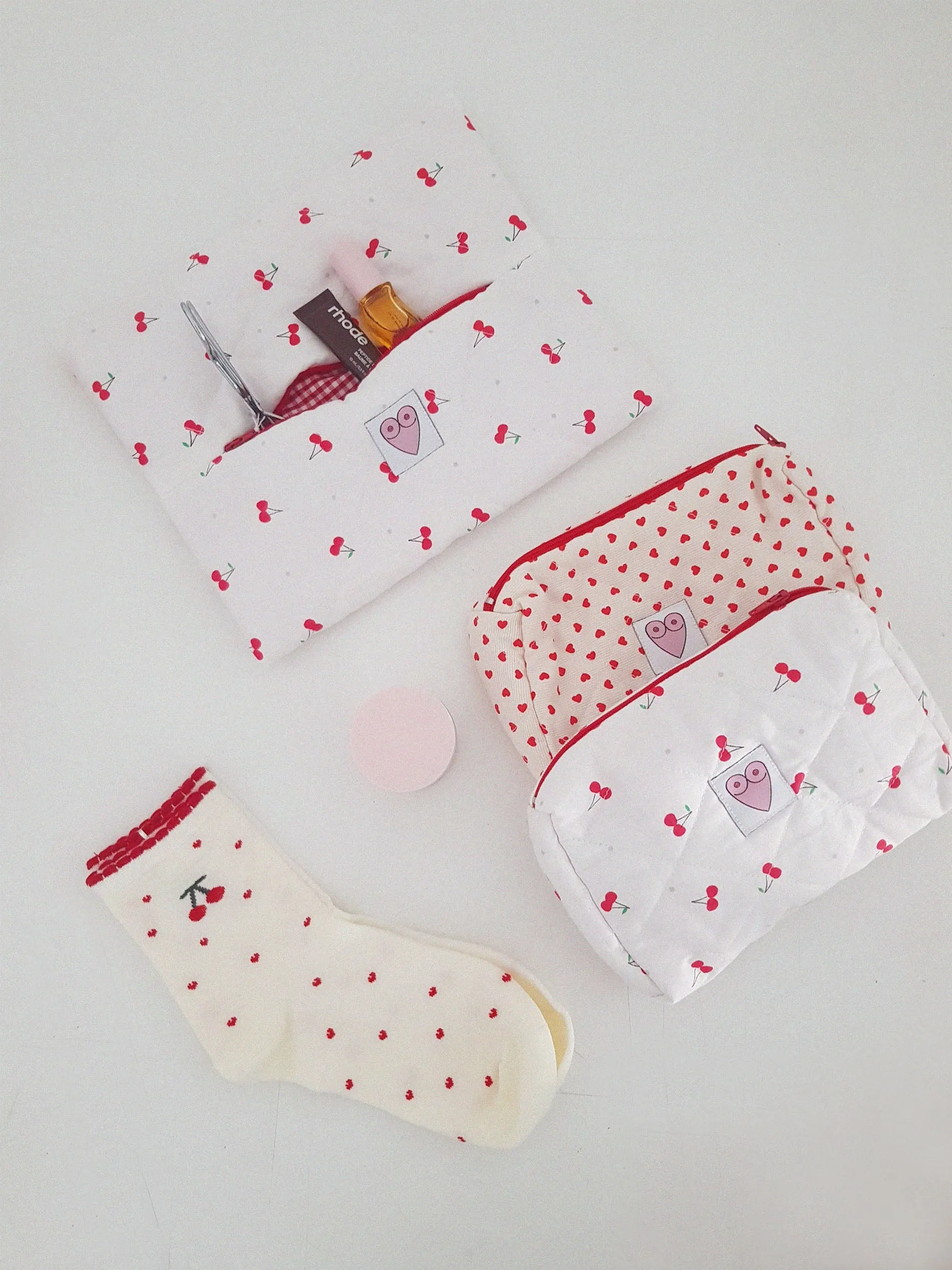 CHERRY SOCKS //