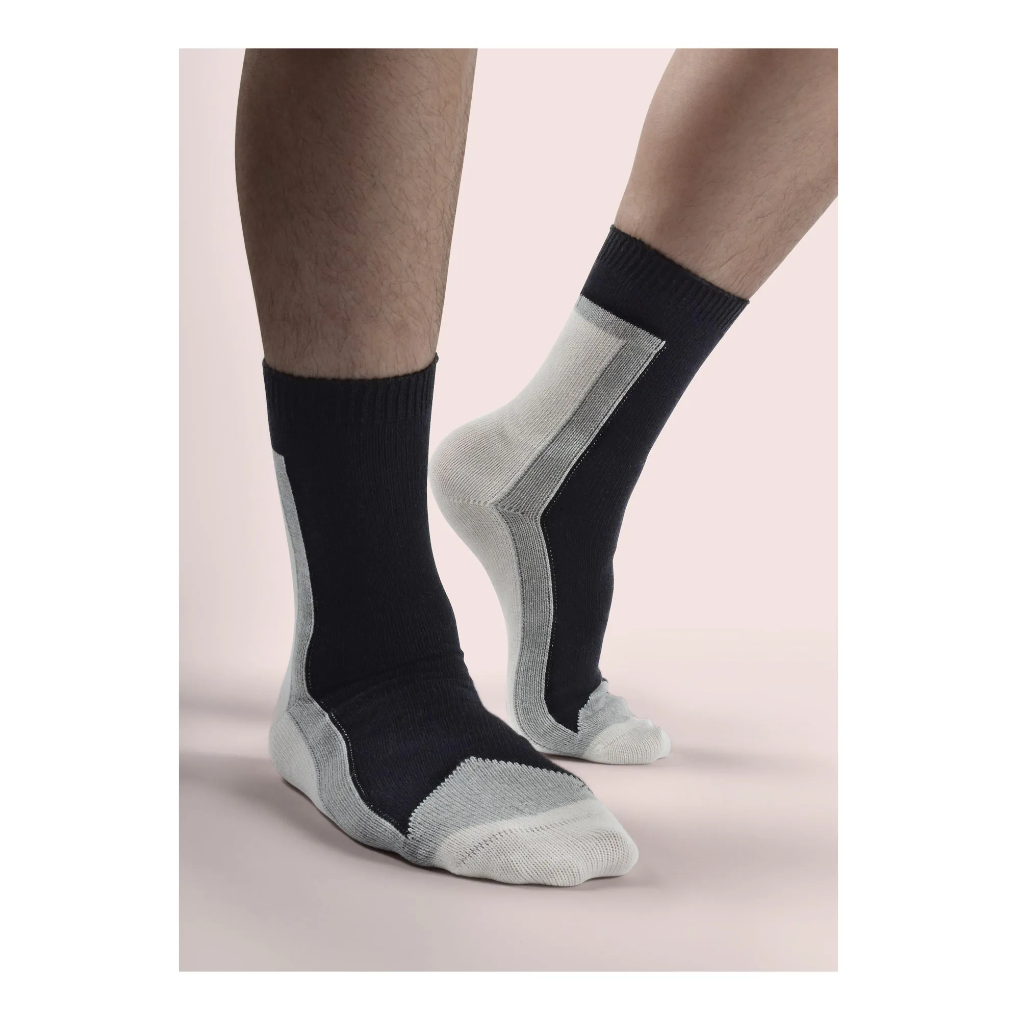 SEVEN <br> BLK/WHT <br> HI-ANKLE